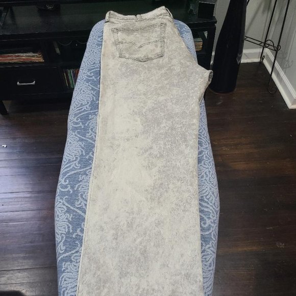 Denim - Picture 4 of 6